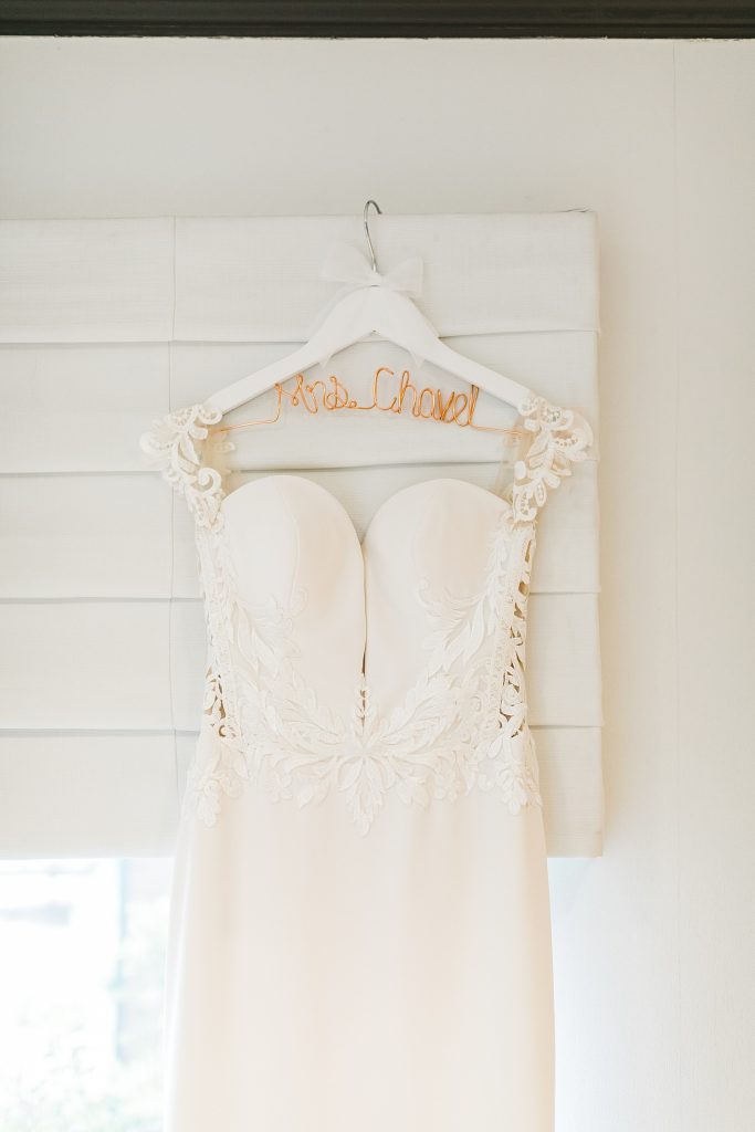 Clean & Classic Valley Brook Country Club Wedding. For more classic wedding ideas, visit burghbrides.com!