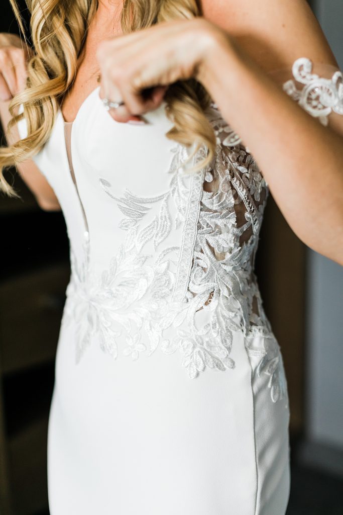 Clean & Classic Valley Brook Country Club Wedding. For more classic wedding ideas, visit burghbrides.com!