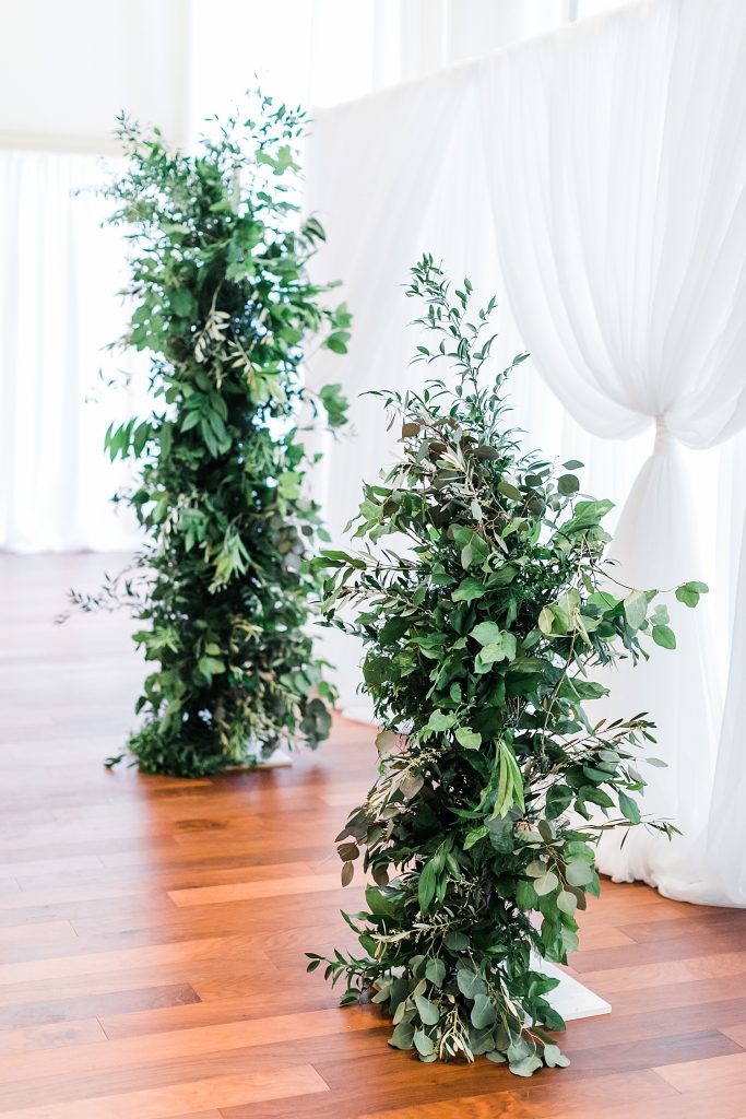 Clean & Classic Valley Brook Country Club Wedding. For more classic wedding ideas, visit burghbrides.com!