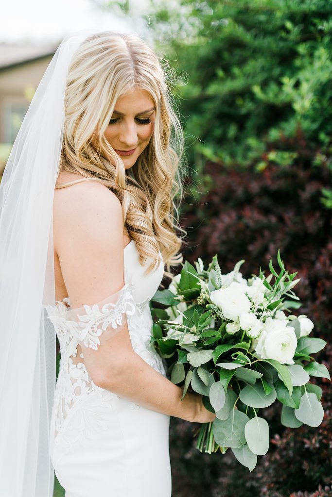 Clean & Classic Valley Brook Country Club Wedding. For more classic wedding ideas, visit burghbrides.com!