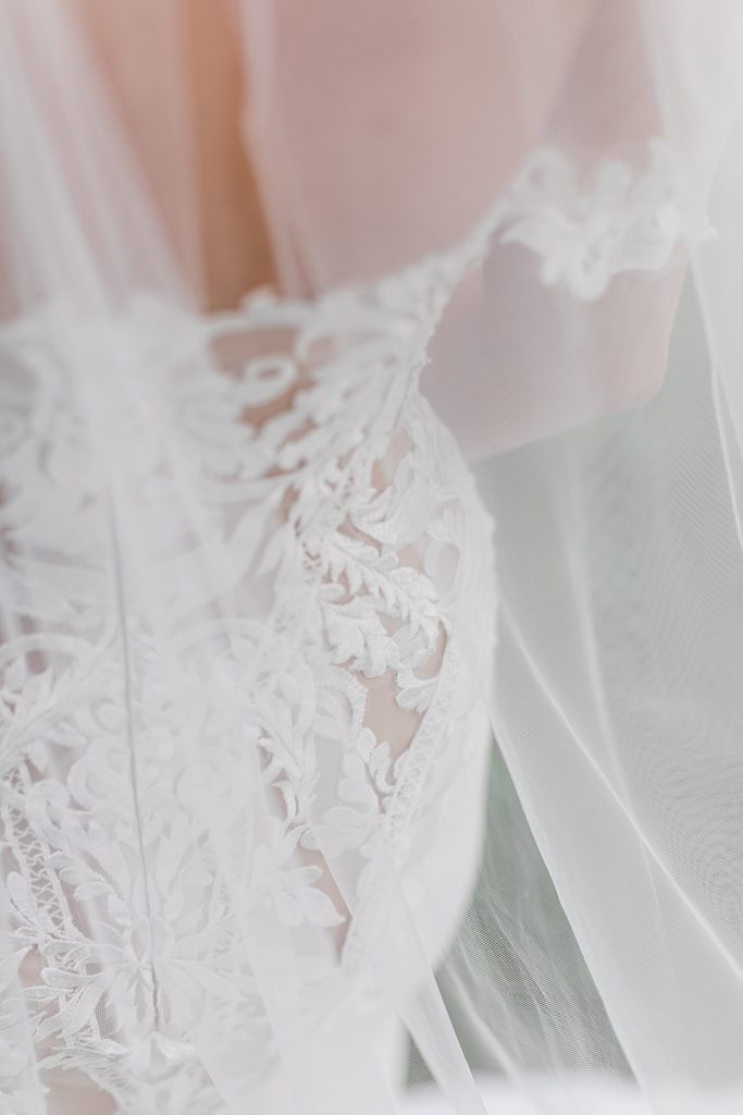 Clean & Classic Valley Brook Country Club Wedding. For more classic wedding ideas, visit burghbrides.com!