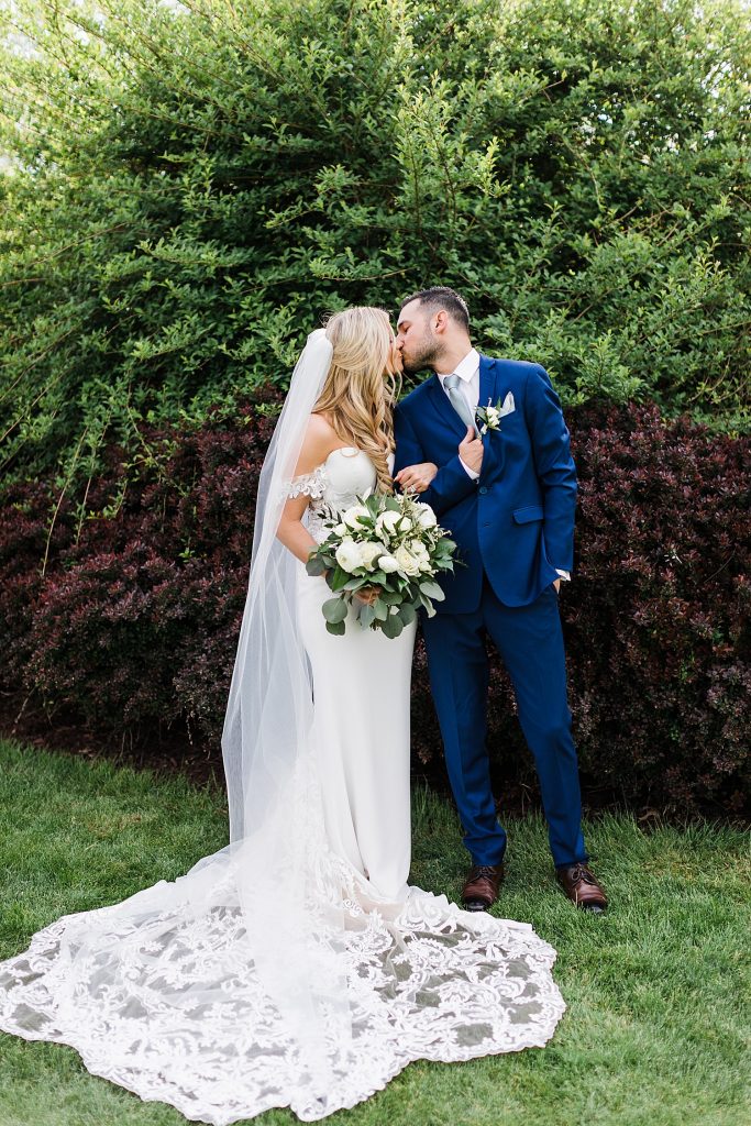 Clean & Classic Valley Brook Country Club Wedding. For more classic wedding ideas, visit burghbrides.com!
