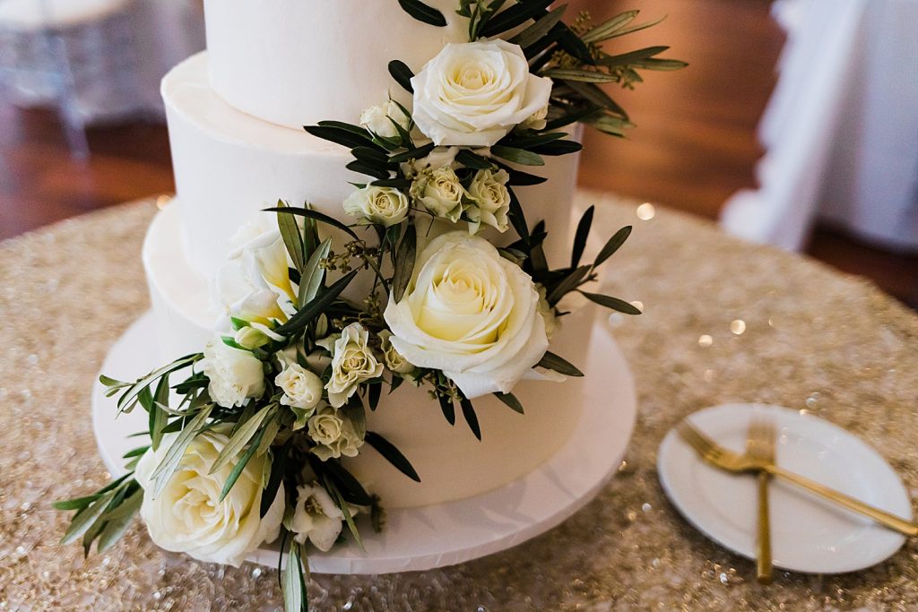 Clean & Classic Valley Brook Country Club Wedding. For more classic wedding ideas, visit burghbrides.com!