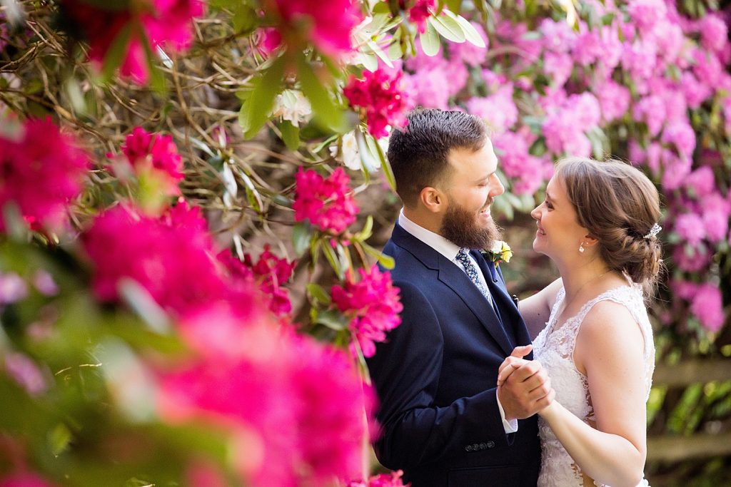 Seven Springs Wedding with Bold Colors. For more colorful wedding ideas, visit burghbrides.com!