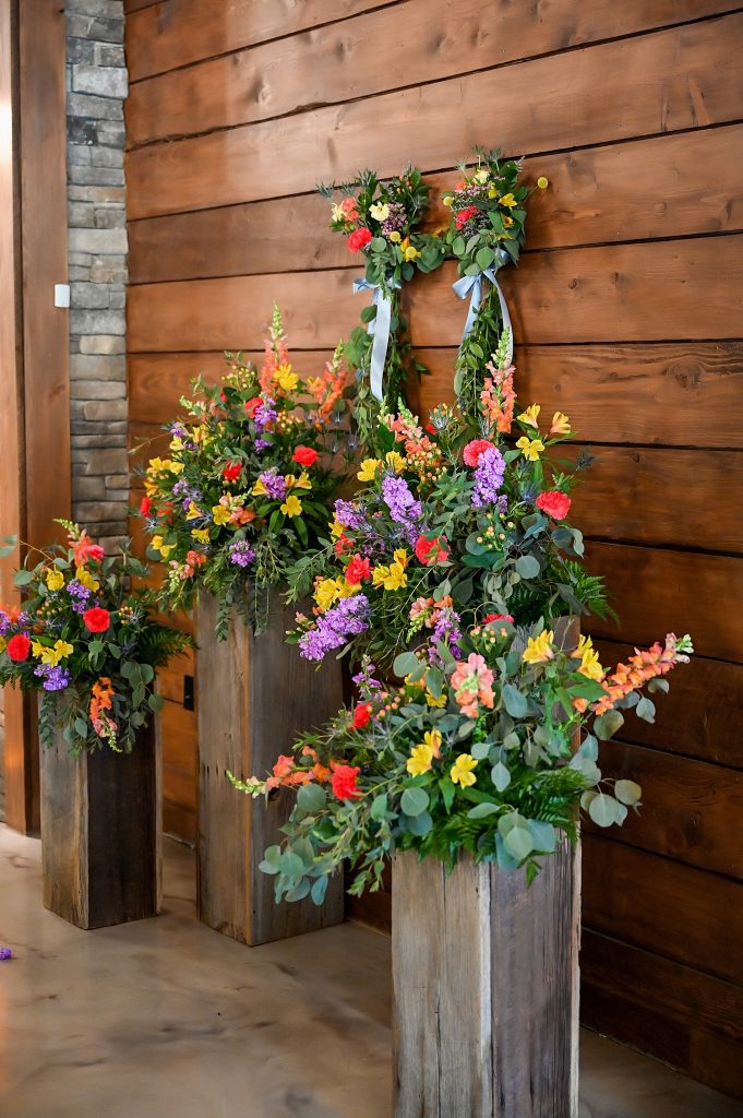Seven Springs Wedding with Bold Colors. For more colorful wedding ideas, visit burghbrides.com!