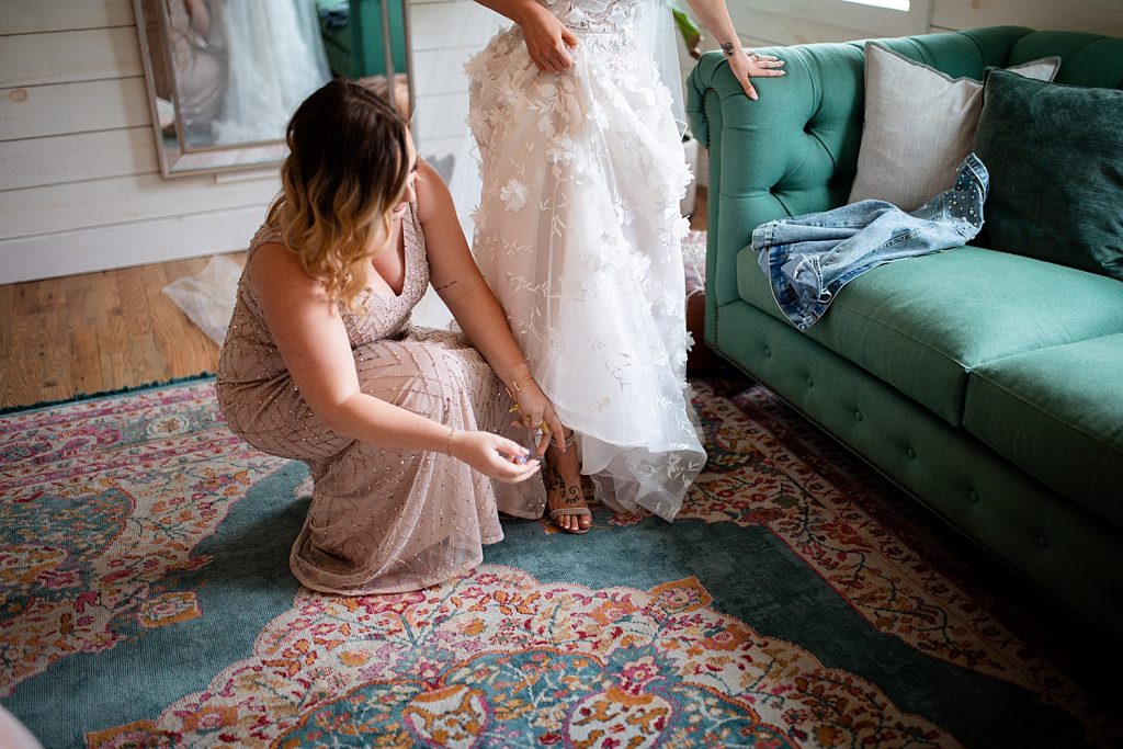 Shady Elms Farm Wedding That Oozes Romance. For more blush pink wedding ideas, visit burghbrides.com!