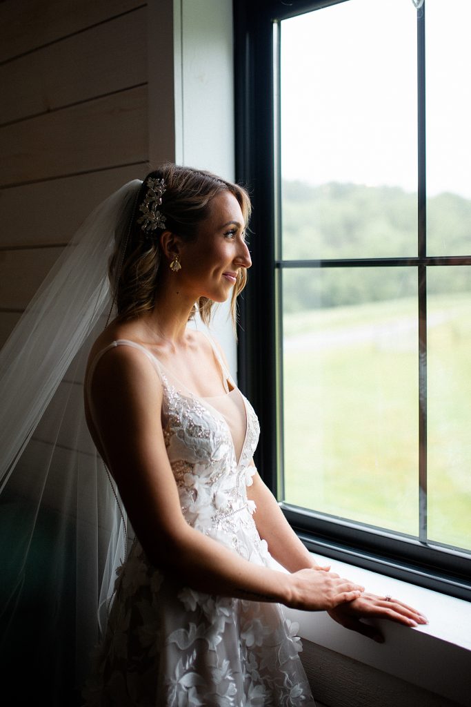 Shady Elms Farm Wedding That Oozes Romance. For more blush pink wedding ideas, visit burghbrides.com!