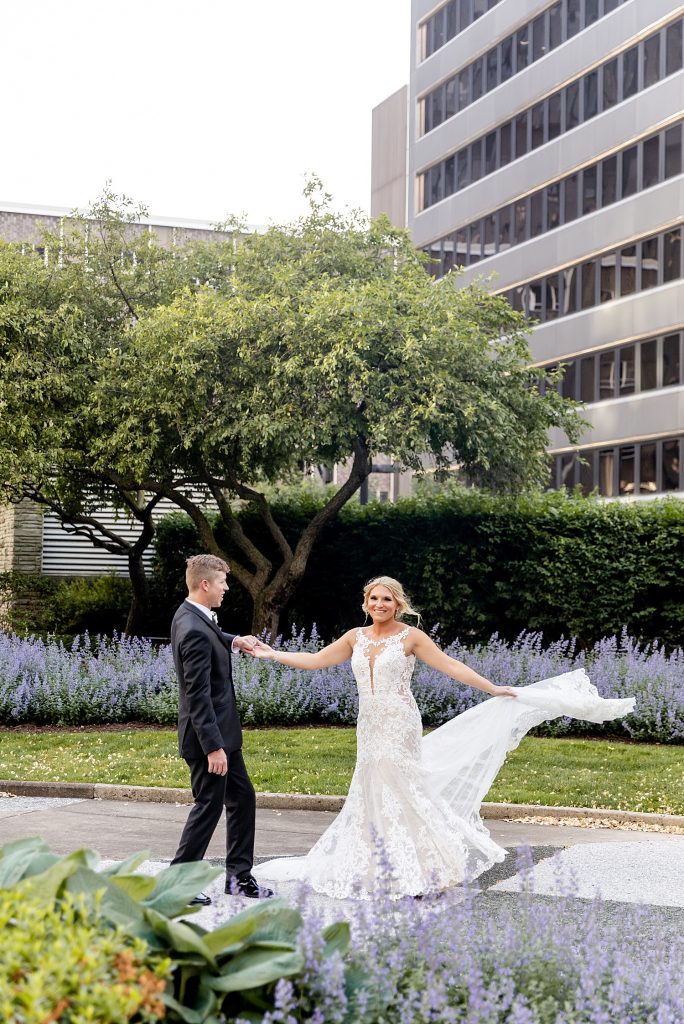 Modern Mauve Wedding at Wintergarden PPG Place. For more chic wedding ideas, visit burghbrides.com!