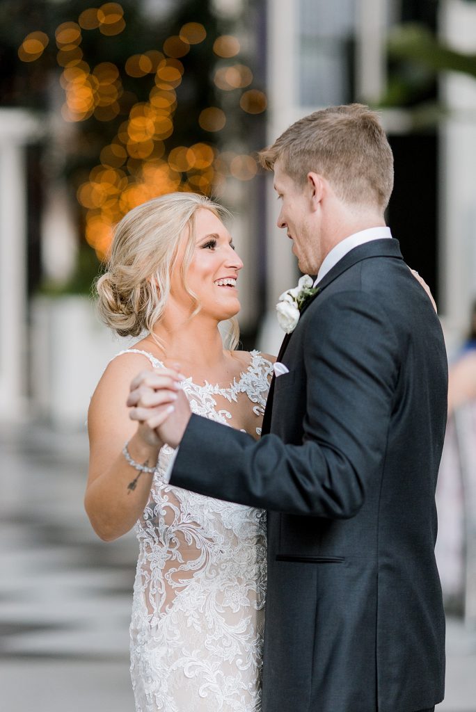 Modern Mauve Wedding at Wintergarden PPG Place. For more chic wedding ideas, visit burghbrides.com!