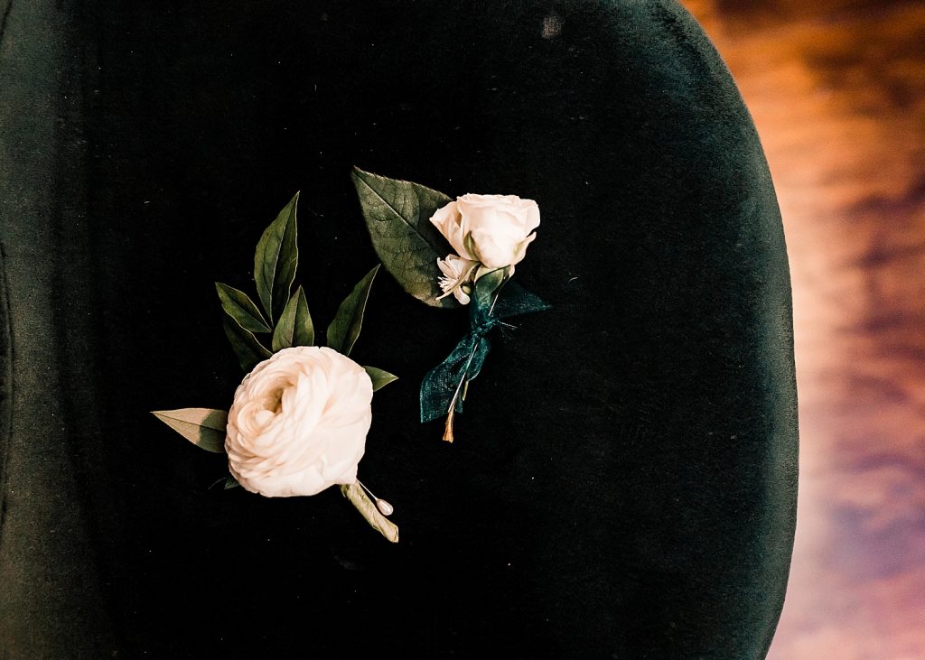 Luxe Art Deco Downtown Pittsburgh Wedding. For more modern wedding ideas, visit burghbrides.com!