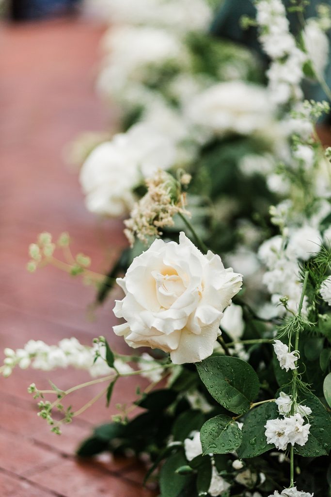 Luxe Art Deco Downtown Pittsburgh Wedding. For more modern wedding ideas, visit burghbrides.com!