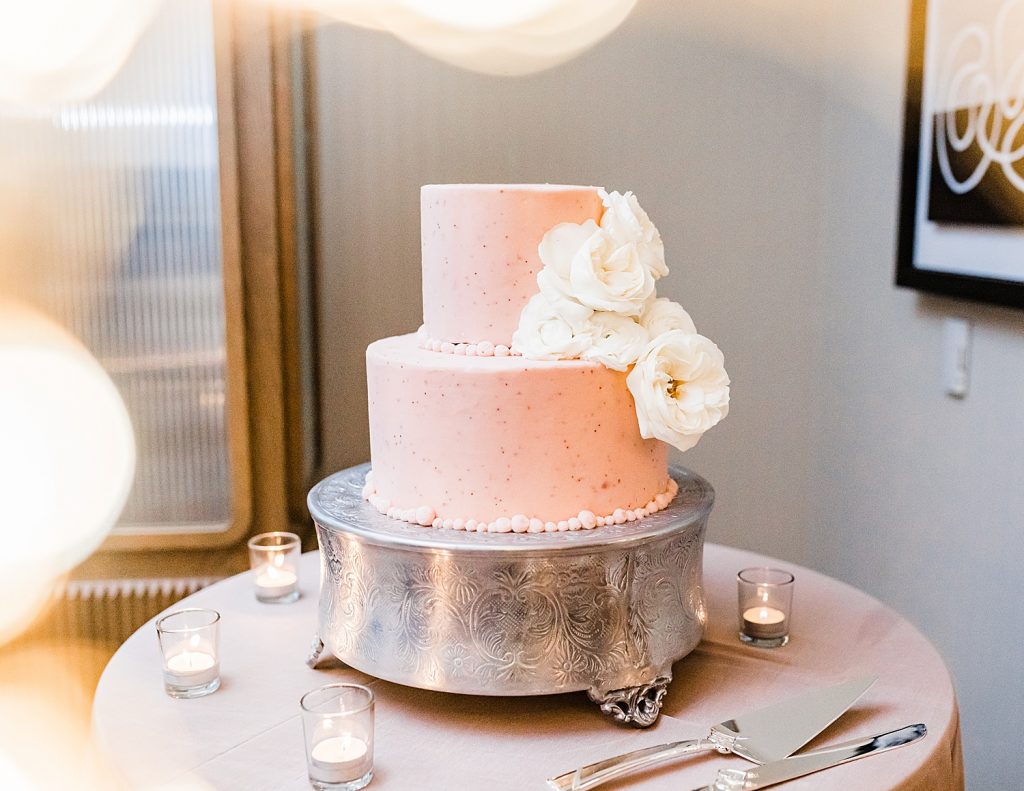 Luxe Art Deco Downtown Pittsburgh Wedding. For more modern wedding ideas, visit burghbrides.com!