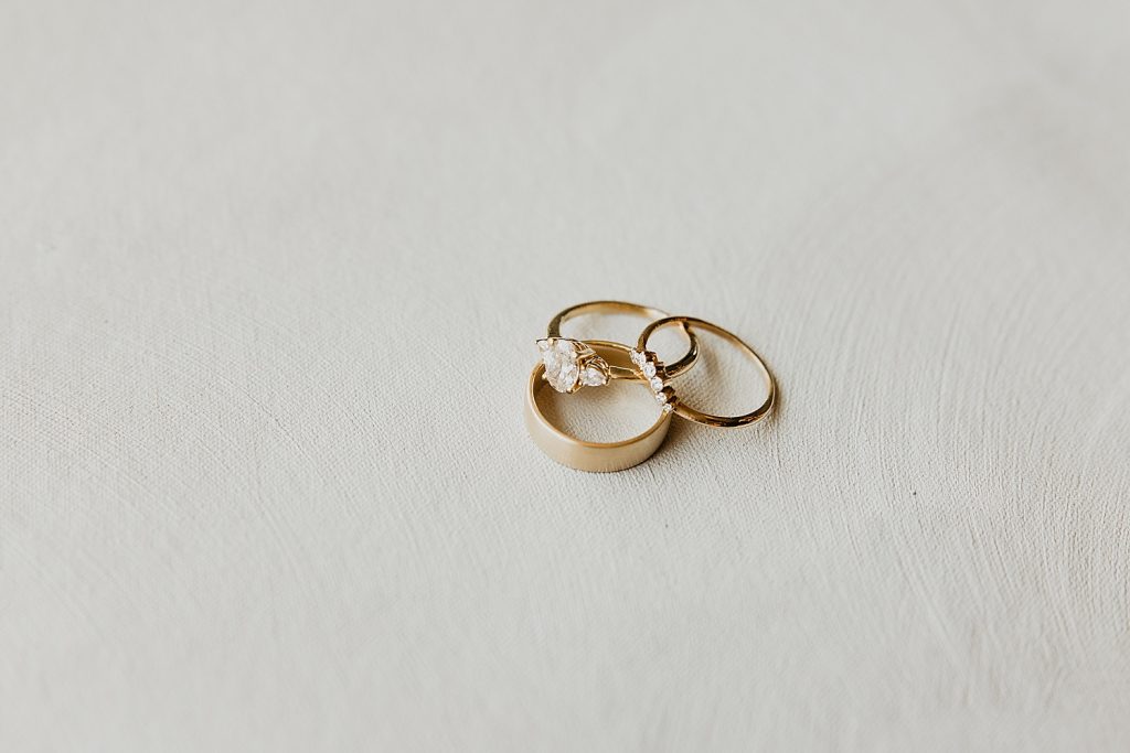 Playful Heinz History Center Wedding with Ribbon Details. For more Pittsburgh wedding ideas, visit burghbrides.com!