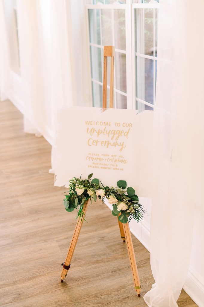 Classic Pittsburgh Inspired Wedding at Twelve Oaks Mansion. For more timeless wedding ideas, visit burghbrides.com!