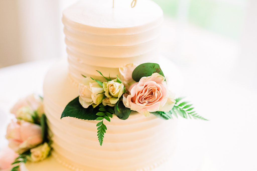 Classic Pittsburgh Inspired Wedding at Twelve Oaks Mansion. For more timeless wedding ideas, visit burghbrides.com!