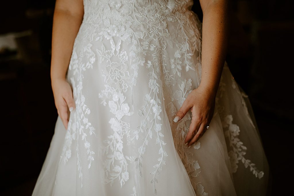 Edgewood Country Club Wedding with Nods to Pittsburgh. For more Pittsburgh wedding ideas, visit burghbrides.com!