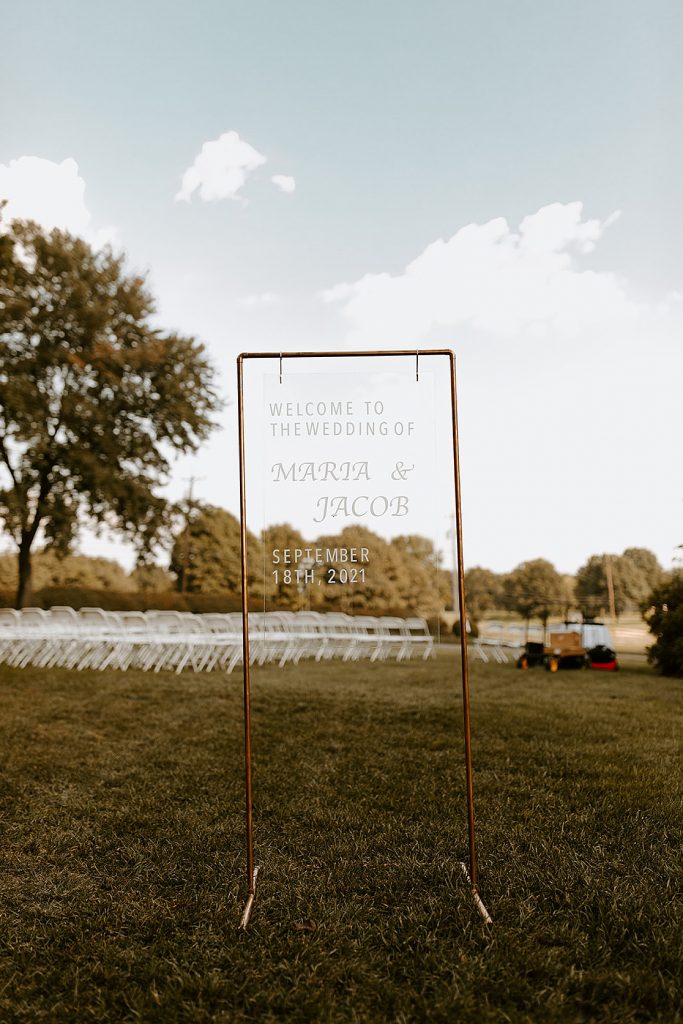 Edgewood Country Club Wedding with Nods to Pittsburgh. For more Pittsburgh wedding ideas, visit burghbrides.com!
