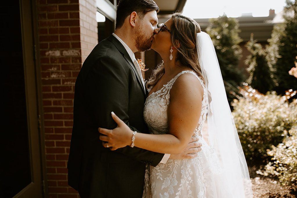 Edgewood Country Club Wedding with Nods to Pittsburgh. For more Pittsburgh wedding ideas, visit burghbrides.com!