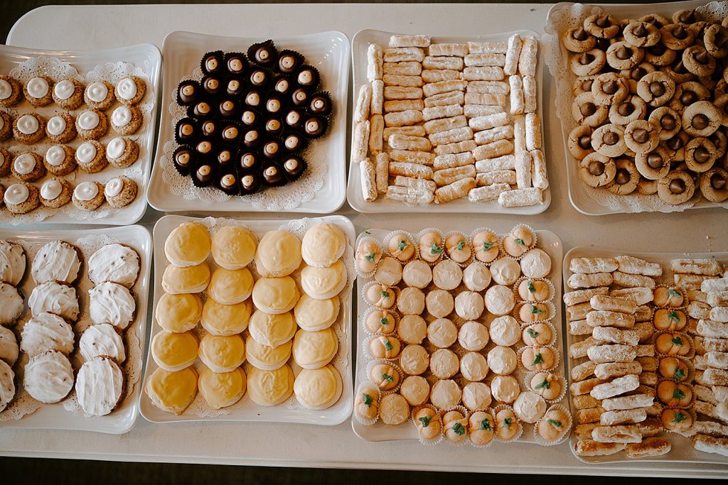 Edgewood Country Club Wedding with Nods to Pittsburgh. For more Pittsburgh wedding ideas, visit burghbrides.com!