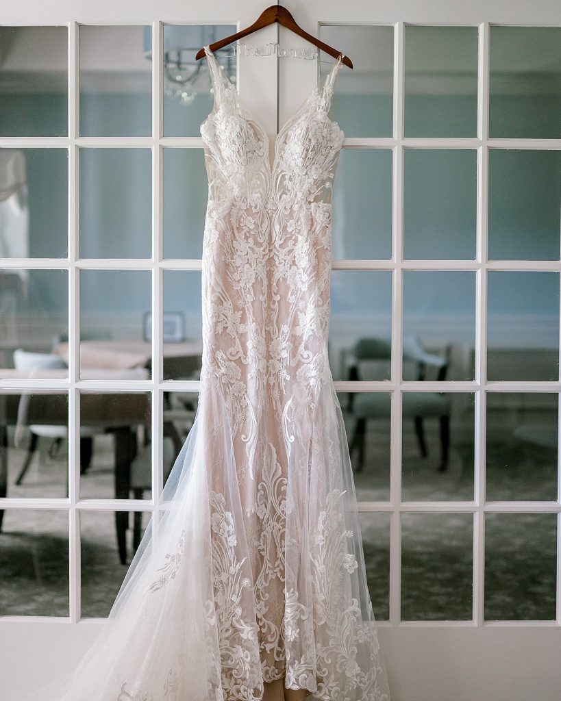 Jewel-Toned Wedding at the Pittsburgh Field Club. For more classic wedding ideas, visit burghbrides.com!
