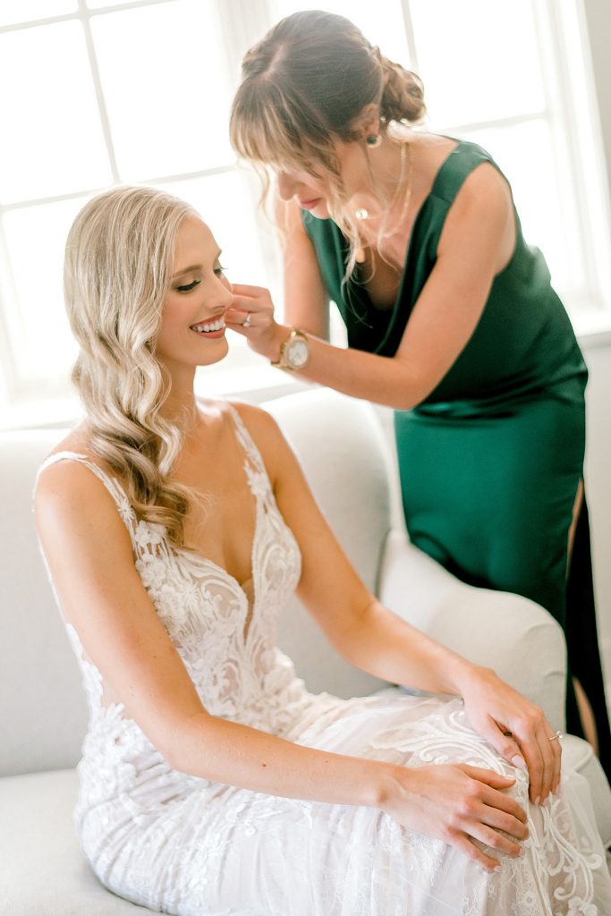 Jewel-Toned Wedding at the Pittsburgh Field Club. For more classic wedding ideas, visit burghbrides.com!