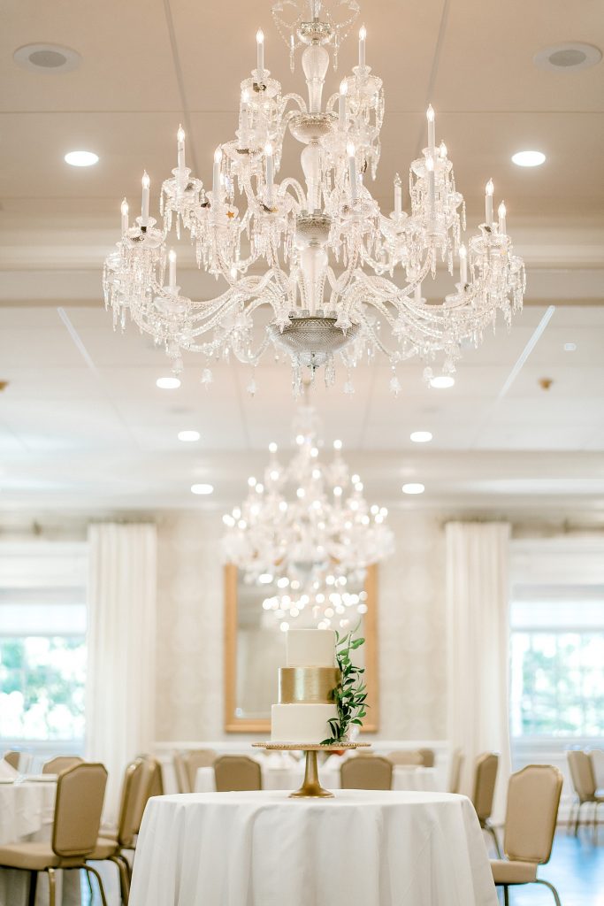 Jewel-Toned Wedding at the Pittsburgh Field Club. For more classic wedding ideas, visit burghbrides.com!
