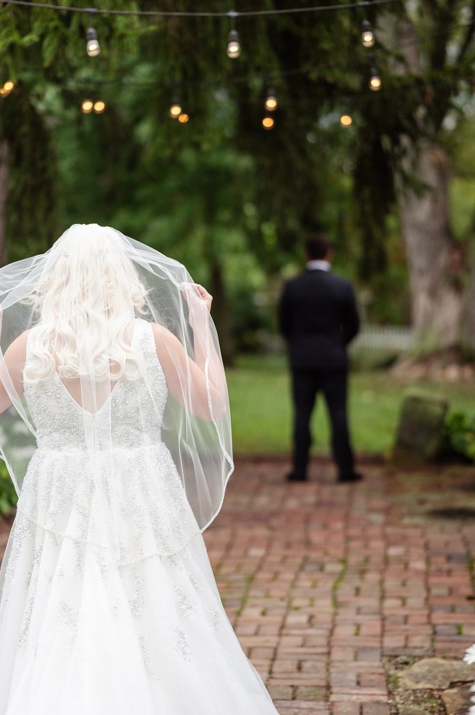 Shady Elms Farm Wedding with Mint Accents. For more rustic wedding ideas, visit burghbrides.com!