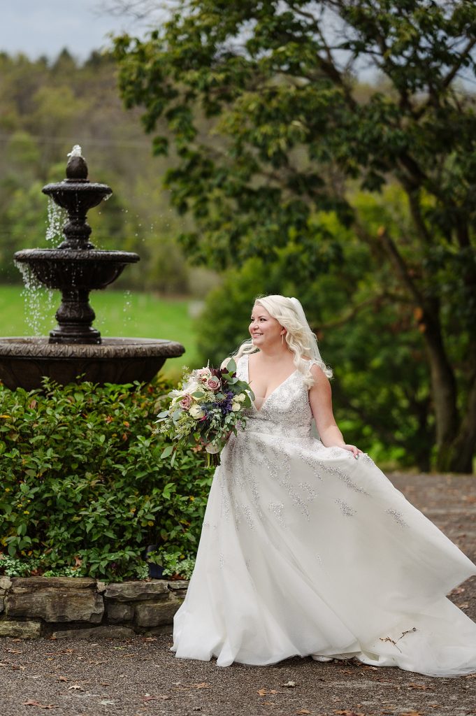 Shady Elms Farm Wedding with Mint Accents. For more rustic wedding ideas, visit burghbrides.com!
