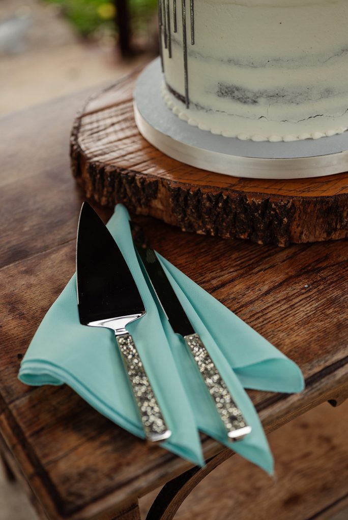 Shady Elms Farm Wedding with Mint Accents. For more rustic wedding ideas, visit burghbrides.com!