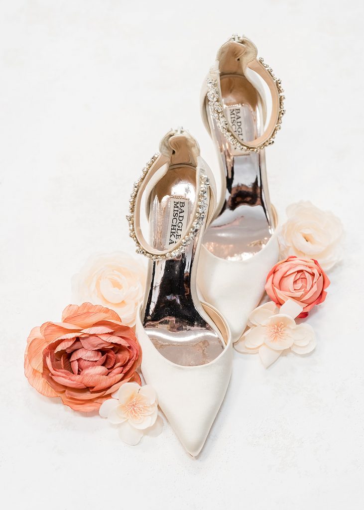 Stunning Lakeside Wedding at Bramblewood. For more rustic wedding ideas, visit burghbrides.com!