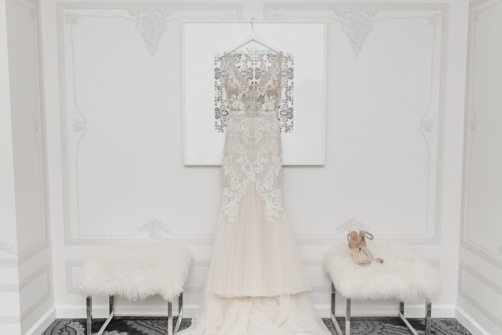 Timeless Fox Chapel Golf Club Wedding with Modern Twists. For more fine art wedding ideas, visit burghbrides.com!