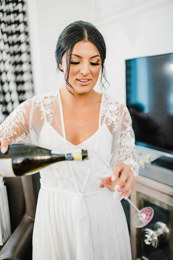 Timeless Fox Chapel Golf Club Wedding with Modern Twists. For more fine art wedding ideas, visit burghbrides.com!