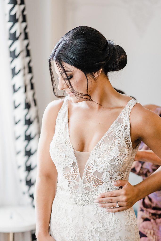 Timeless Fox Chapel Golf Club Wedding with Modern Twists. For more fine art wedding ideas, visit burghbrides.com!