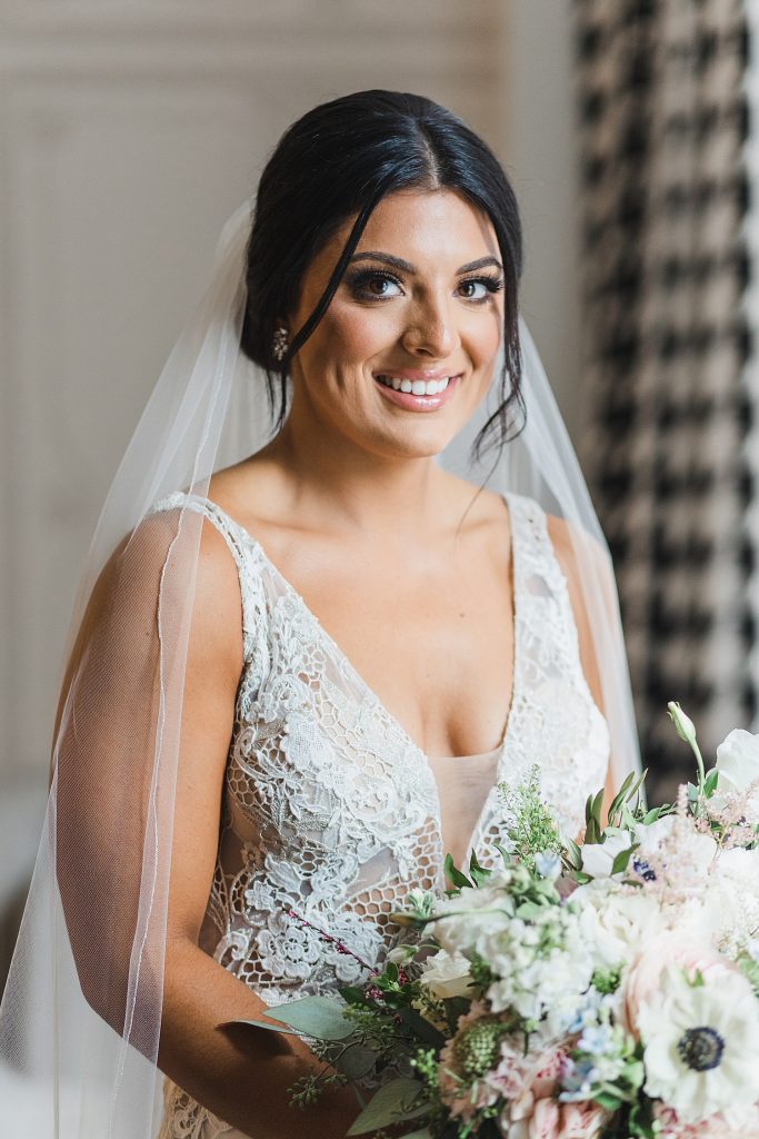 Timeless Fox Chapel Golf Club Wedding with Modern Twists. For more fine art wedding ideas, visit burghbrides.com!