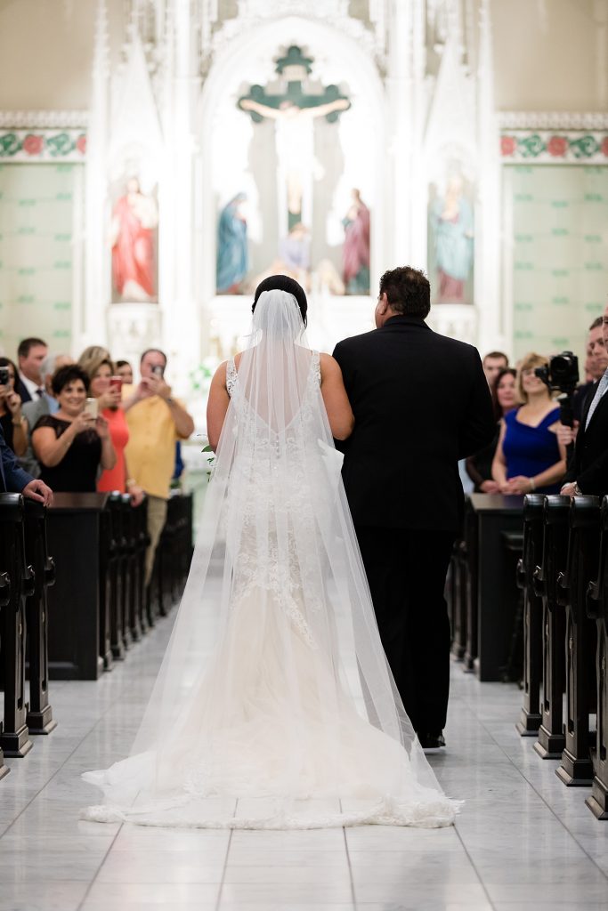 Timeless Fox Chapel Golf Club Wedding with Modern Twists. For more fine art wedding ideas, visit burghbrides.com!