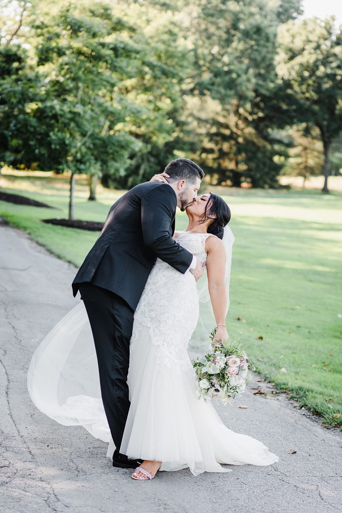 Timeless Fox Chapel Golf Club Wedding with Modern Twists. For more fine art wedding ideas, visit burghbrides.com!
