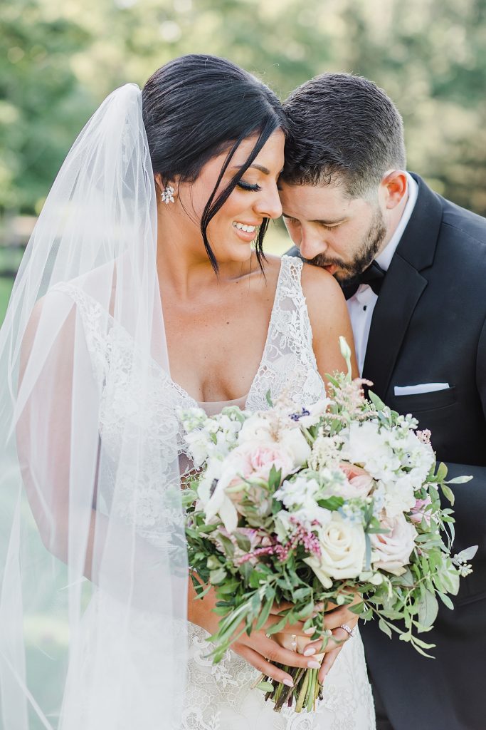 Timeless Fox Chapel Golf Club Wedding with Modern Twists. For more fine art wedding ideas, visit burghbrides.com!