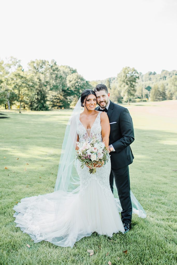 Timeless Fox Chapel Golf Club Wedding with Modern Twists. For more fine art wedding ideas, visit burghbrides.com!