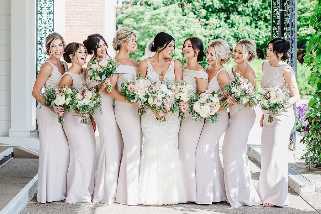 Timeless Fox Chapel Golf Club Wedding with Modern Twists. For more fine art wedding ideas, visit burghbrides.com!