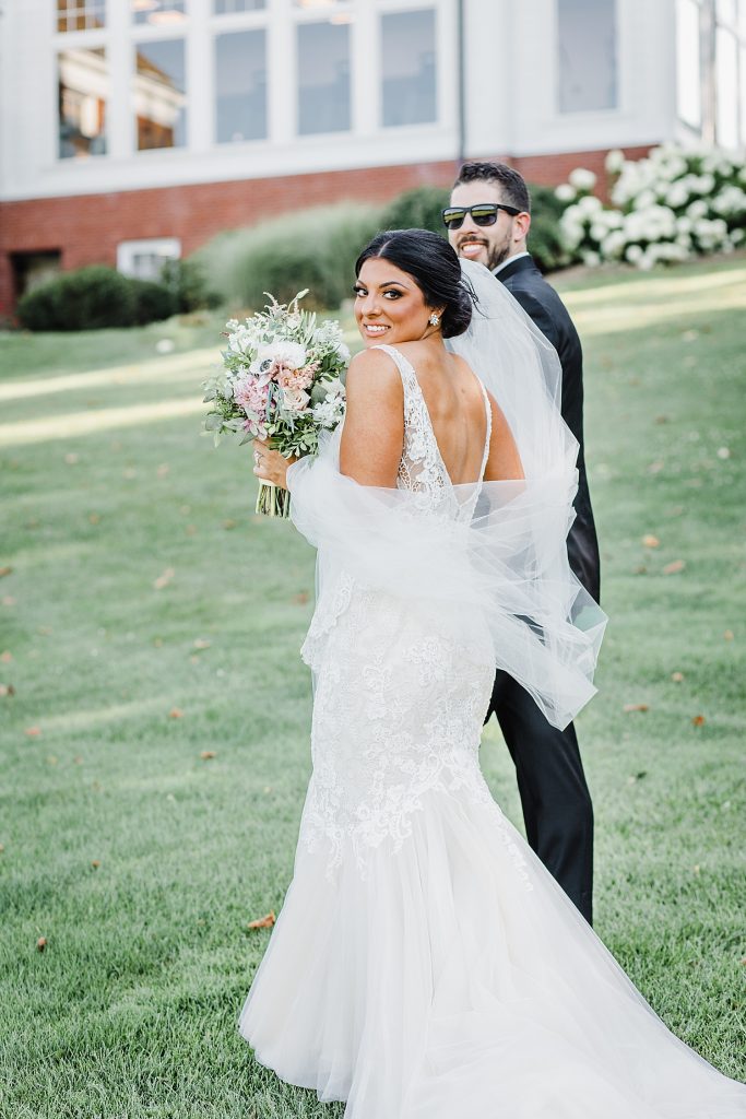 Timeless Fox Chapel Golf Club Wedding with Modern Twists. For more fine art wedding ideas, visit burghbrides.com!
