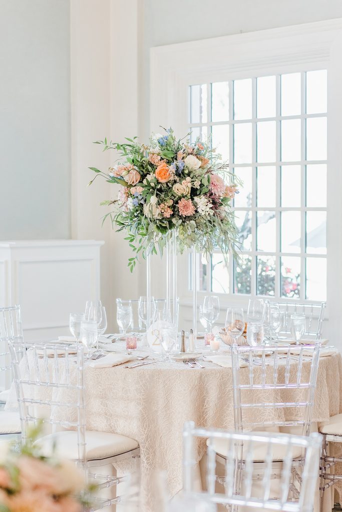 Timeless Fox Chapel Golf Club Wedding with Modern Twists. For more fine art wedding ideas, visit burghbrides.com!