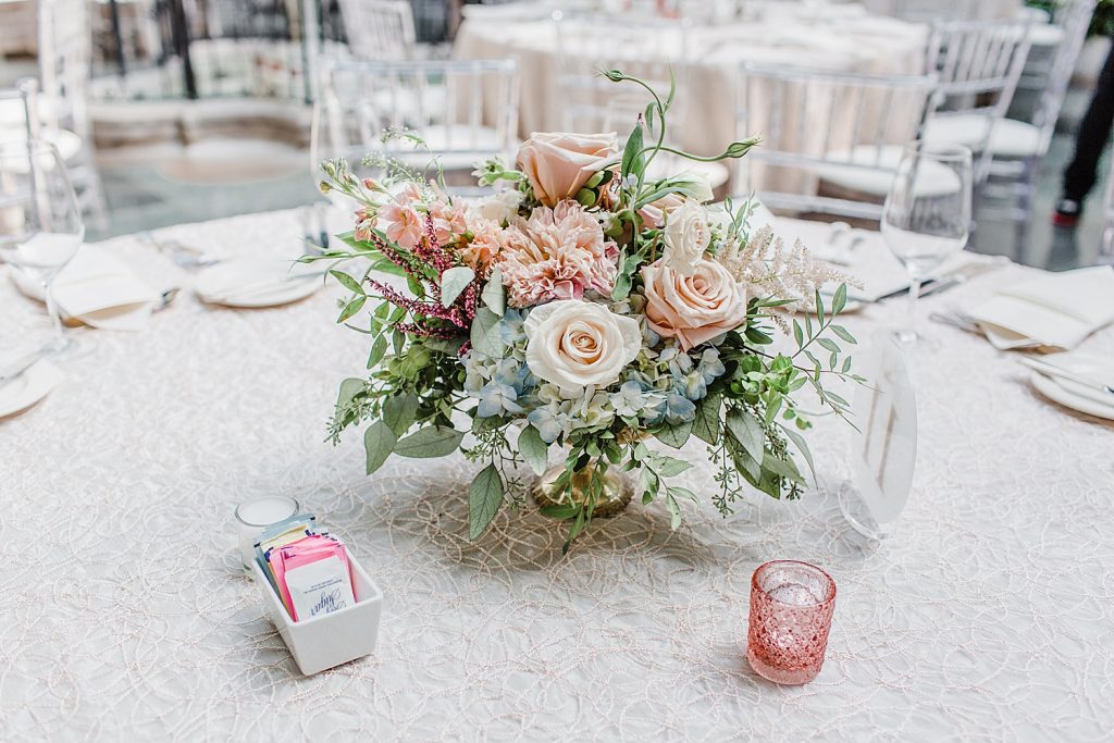 Timeless Fox Chapel Golf Club Wedding with Modern Twists. For more fine art wedding ideas, visit burghbrides.com!