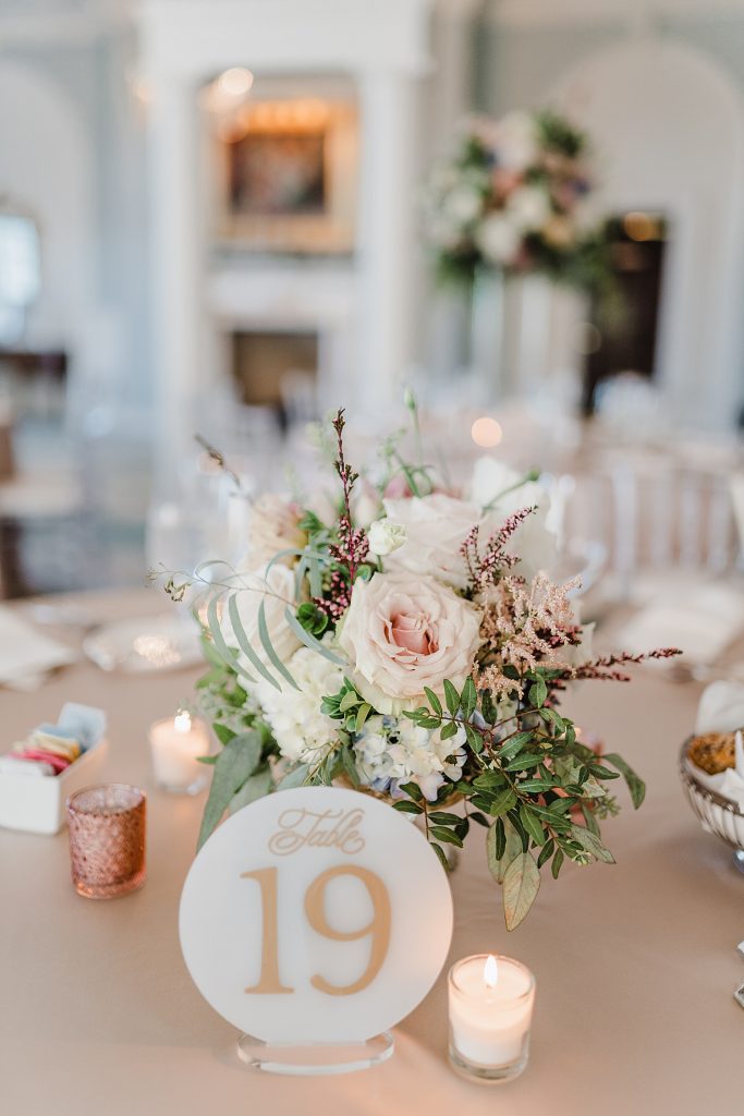Timeless Fox Chapel Golf Club Wedding with Modern Twists. For more fine art wedding ideas, visit burghbrides.com!
