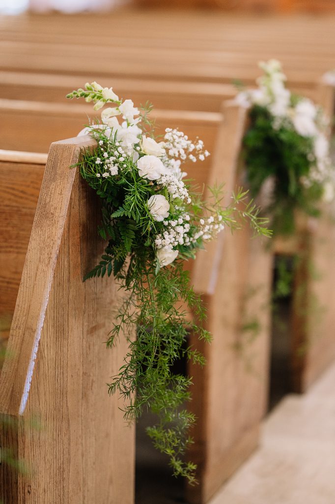 Moody & Chic Rivers Club Wedding. For more modern wedding ideas, visit burghbrides.com!