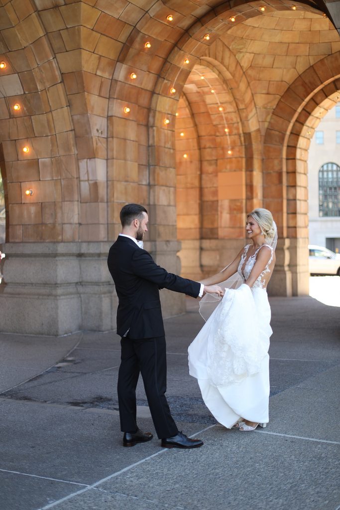 Chic City Wedding at The Pennsylvanian | Burgh Brides | Araujo Photography
