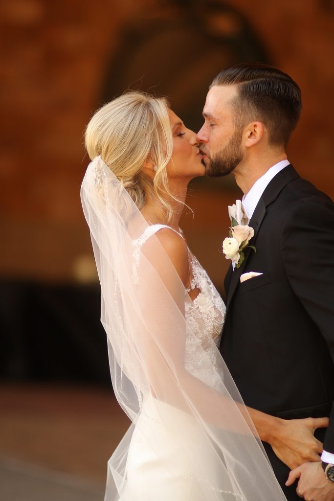 Chic City Wedding at The Pennsylvanian | Burgh Brides | Araujo Photography