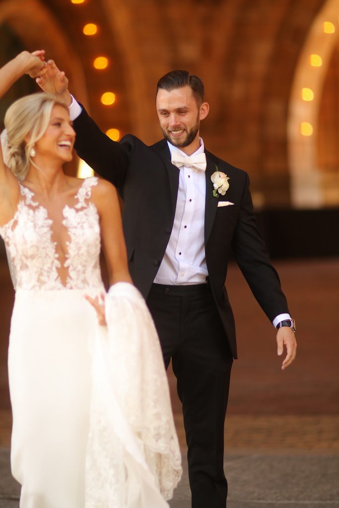 Chic City Wedding at The Pennsylvanian | Burgh Brides | Araujo Photography