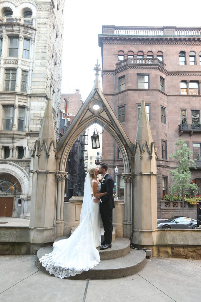 Chic City Wedding at The Pennsylvanian | Burgh Brides | Araujo Photography