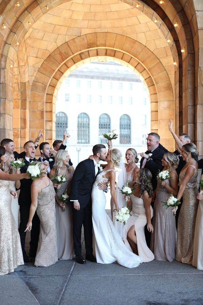 Chic City Wedding at The Pennsylvanian | Burgh Brides | Araujo Photography