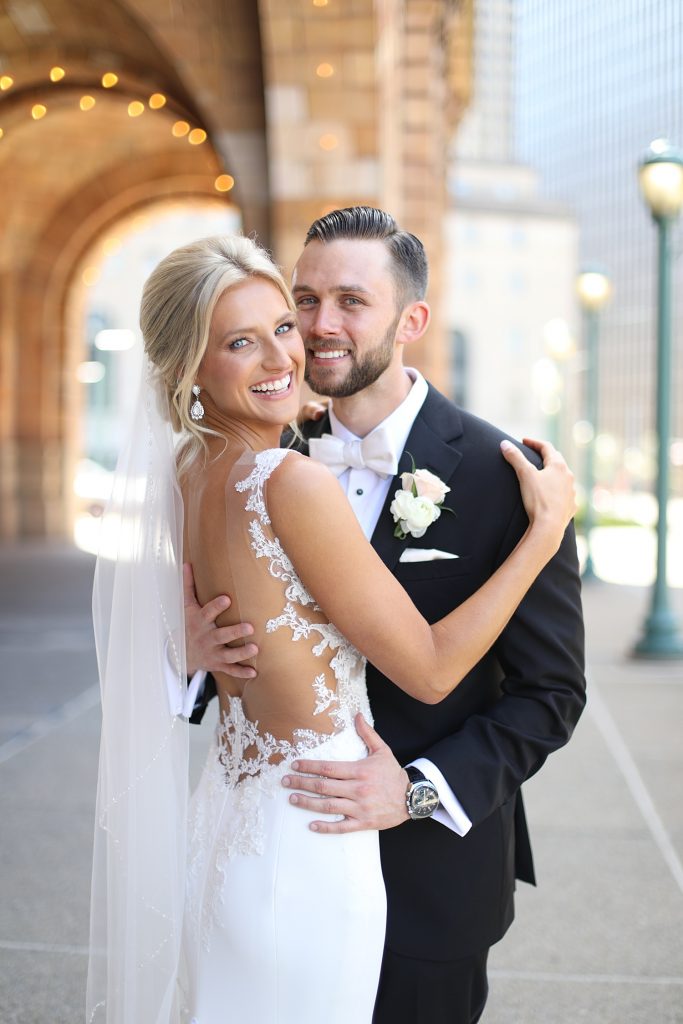 Chic City Wedding at The Pennsylvanian | Burgh Brides | Araujo Photography